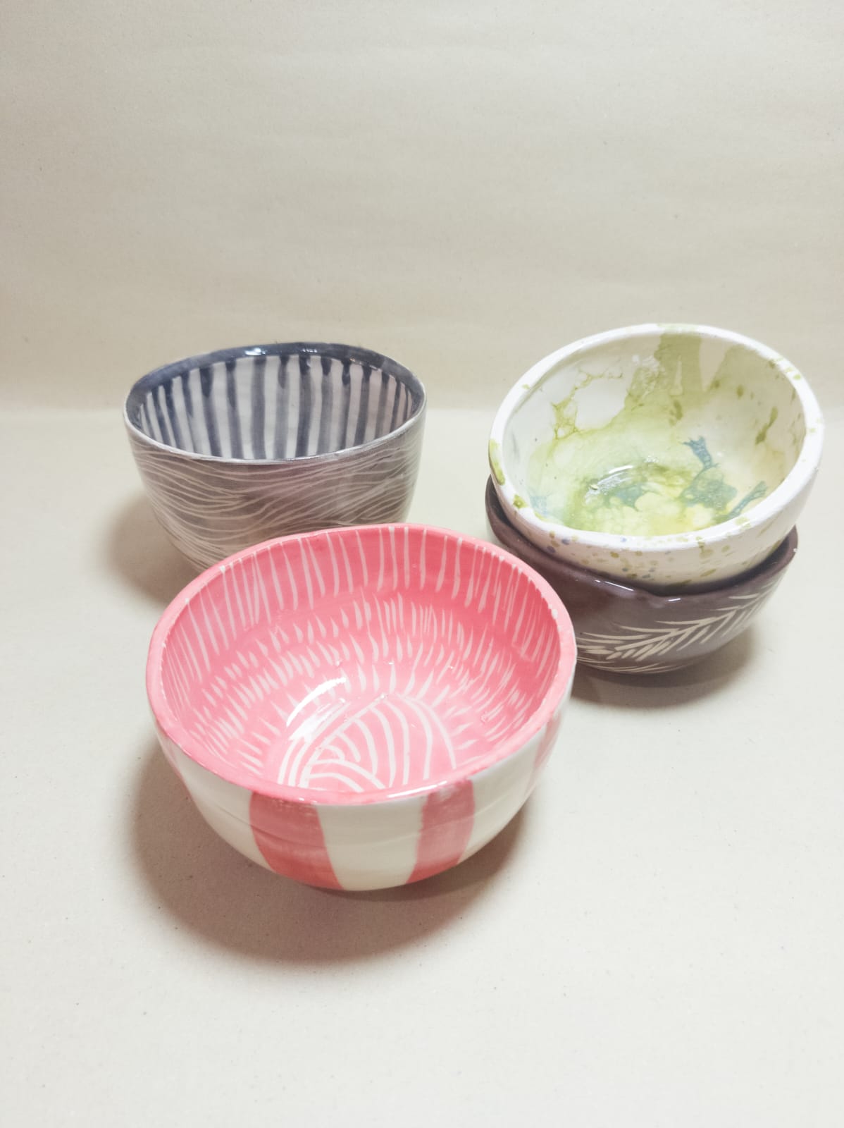 Grupo de bowls apilados