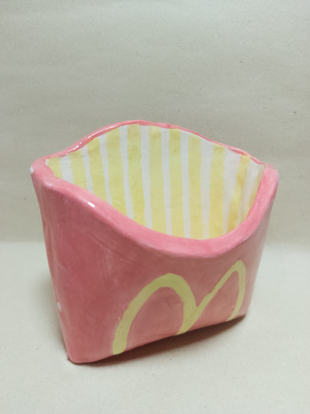 Contenedor forma papas fritas