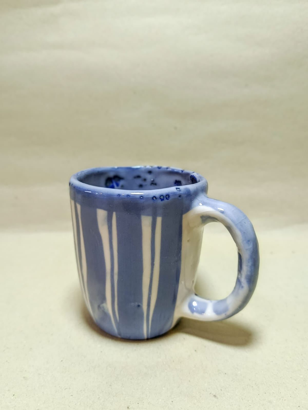 Taza azul lavanda rayada